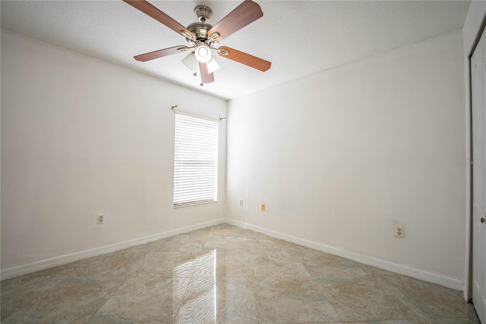 Image 38 of 59 For 1876 Holton Road