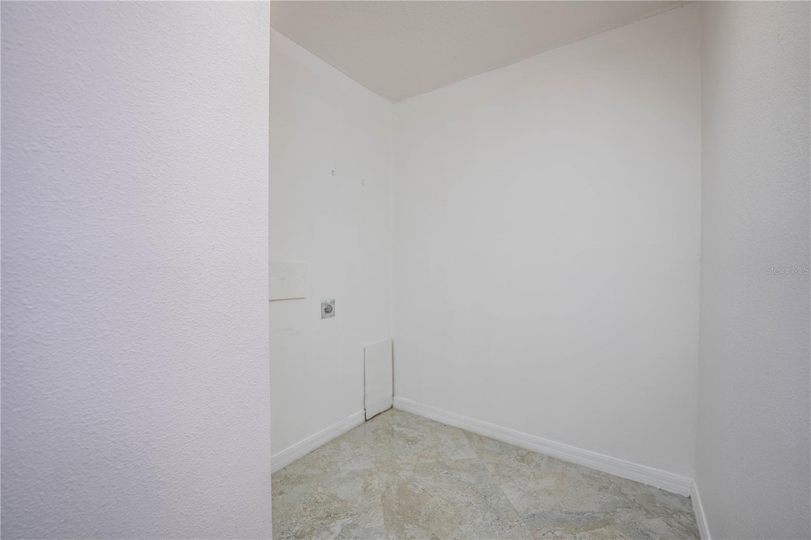 Image 45 of 59 For 1876 Holton Road