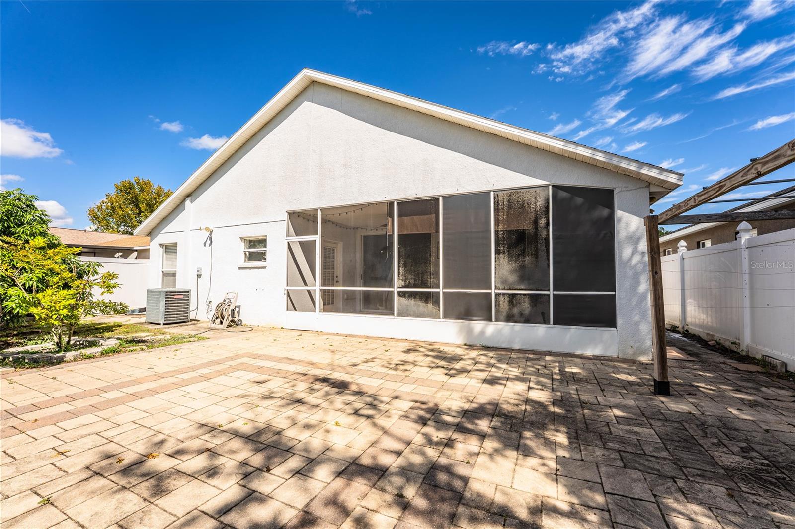 Image 6 of 59 For 1876 Holton Road