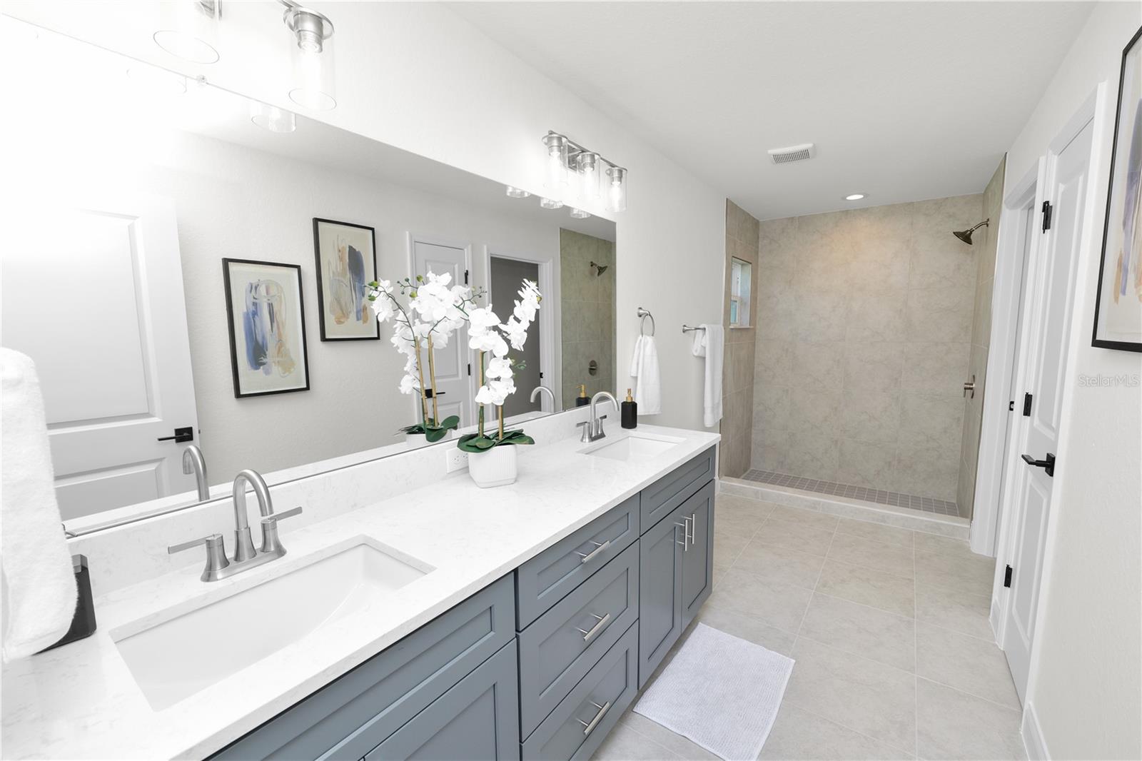 Image 22 of 42 For 745 Parker Street