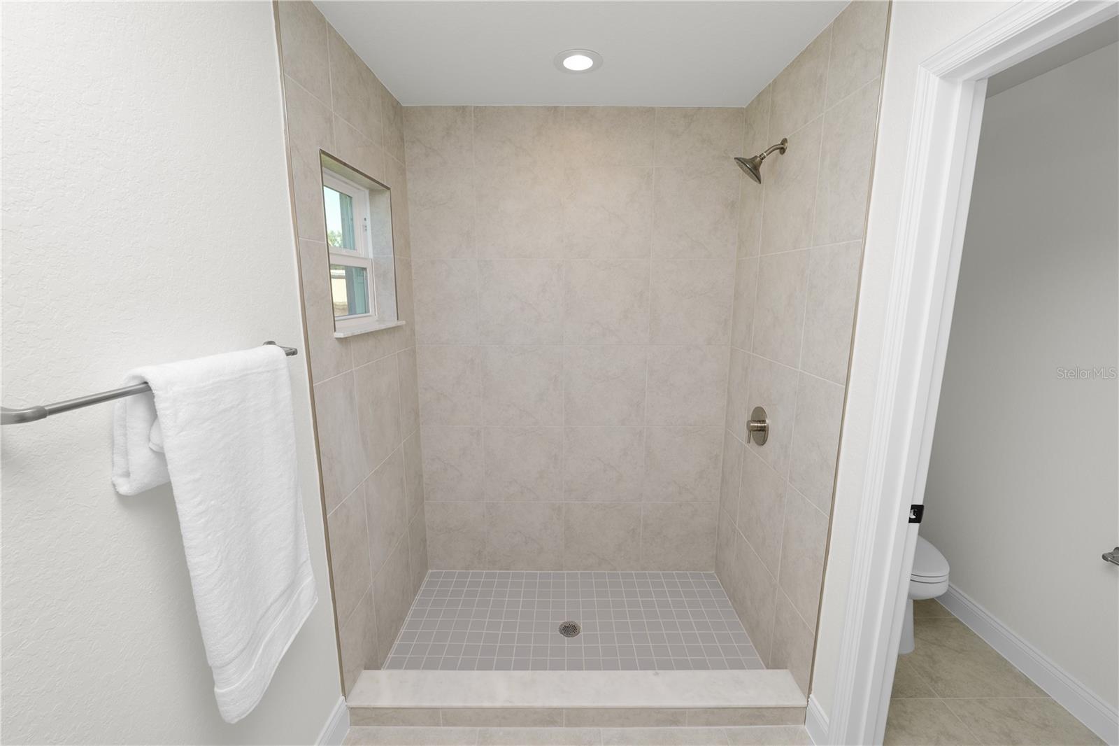 Image 24 of 42 For 745 Parker Street