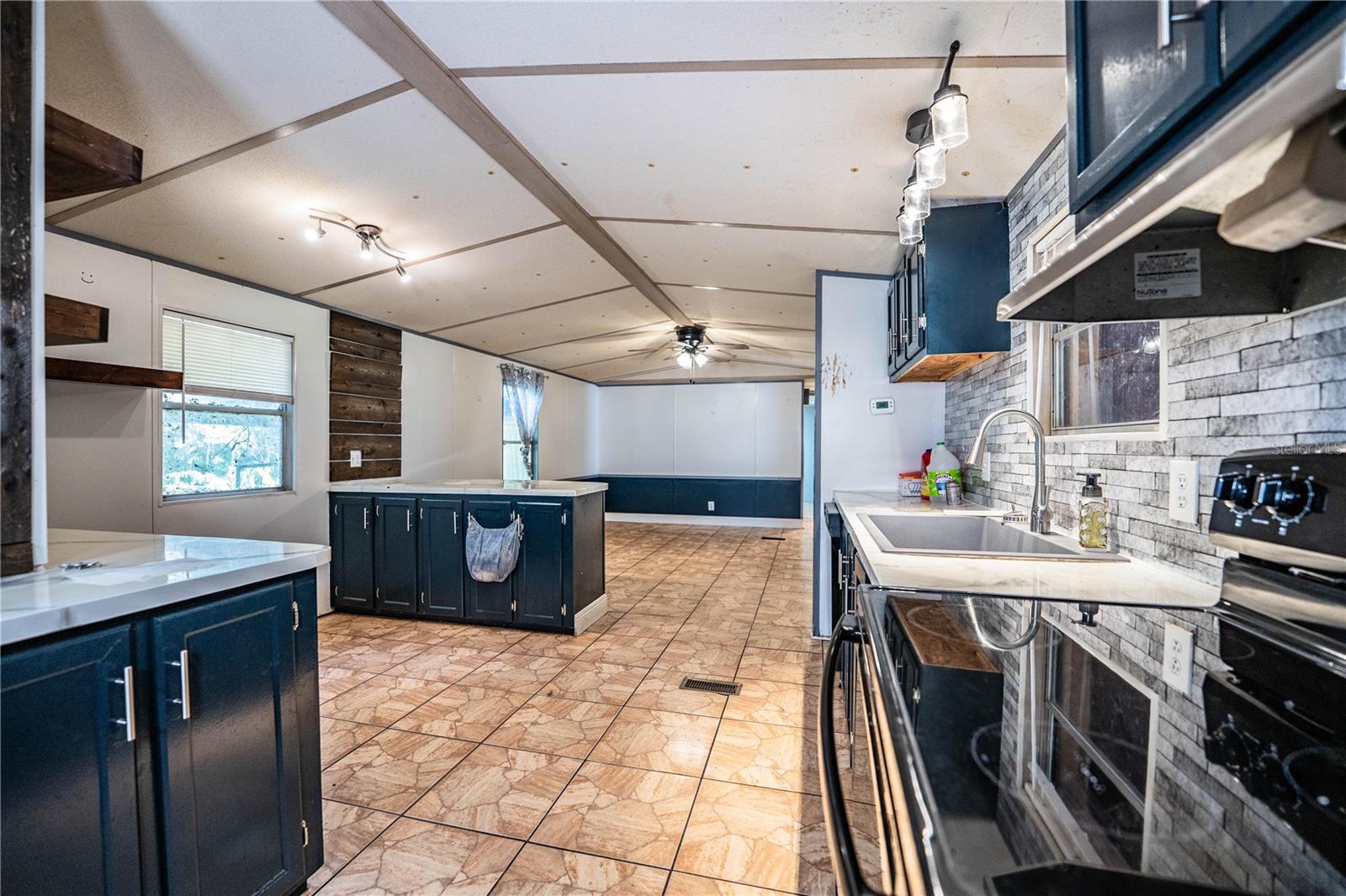 Image 45 of 62 For 3825 Swindell Road