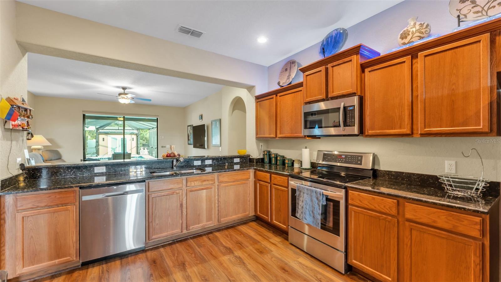 Image 11 of 40 For 6473 Royal Preserve Drive