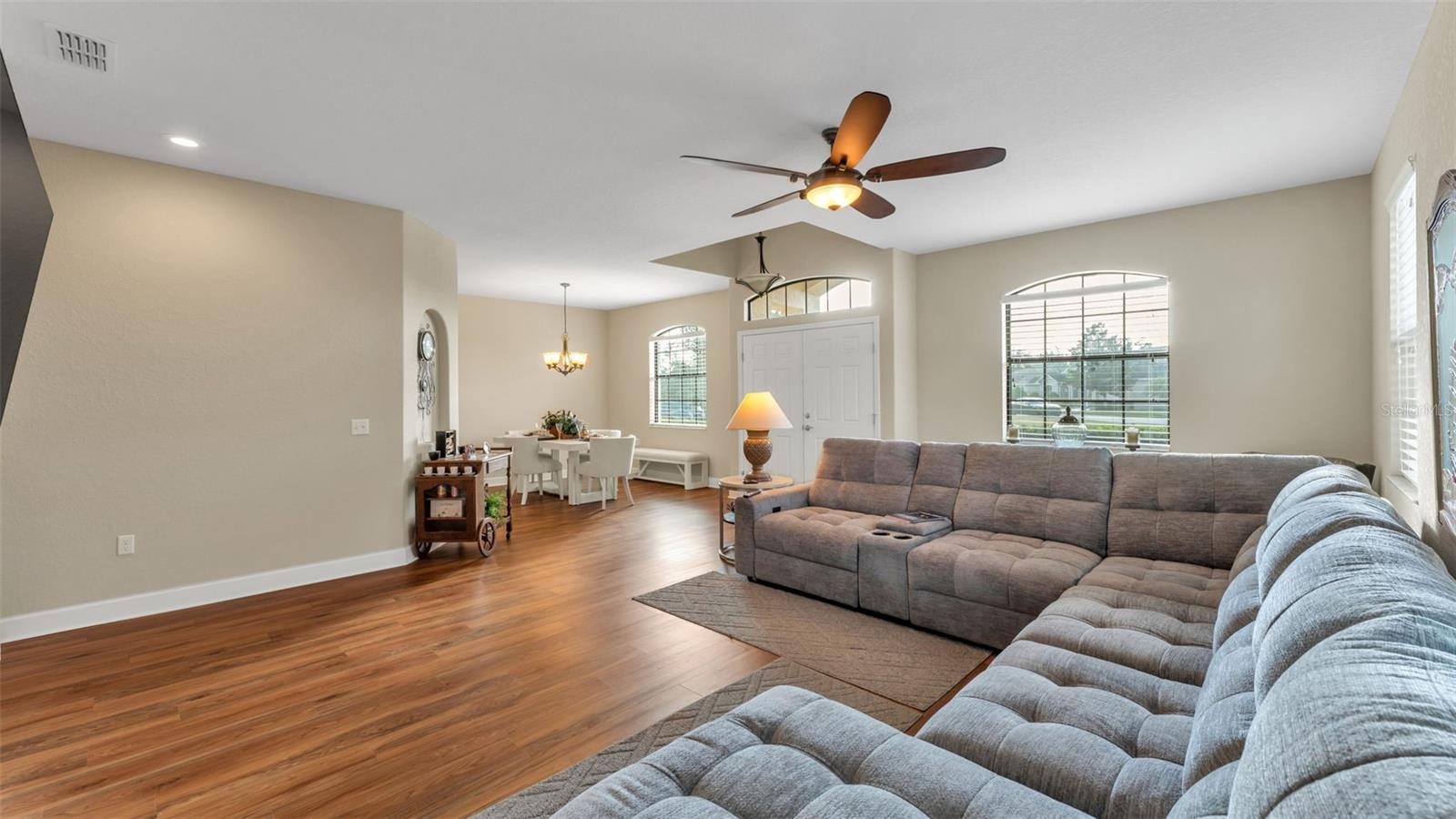 Image 6 of 40 For 6473 Royal Preserve Drive