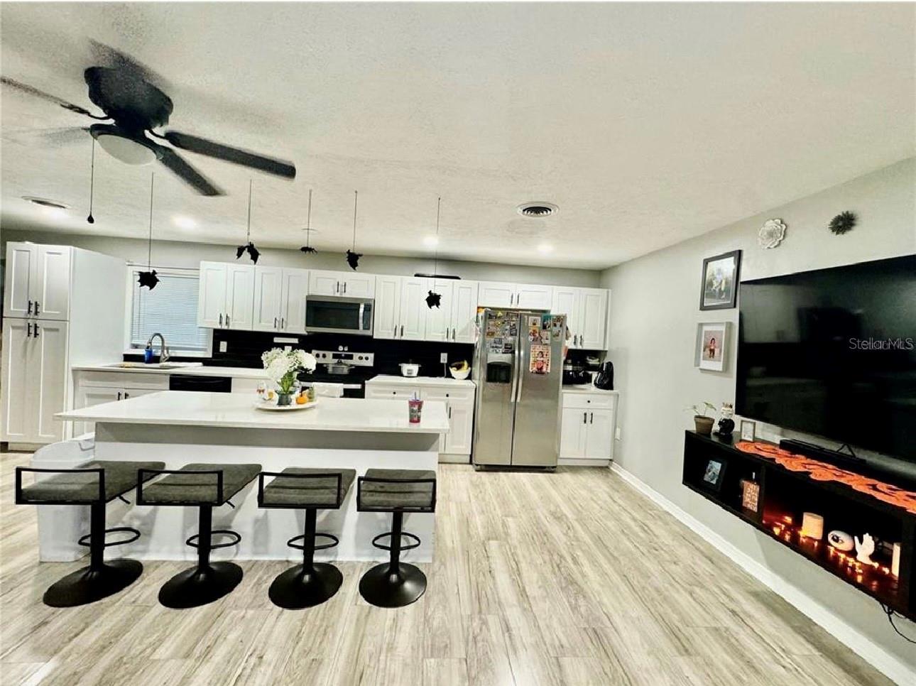 Image 4 of 18 For 5832 Holmes Drive