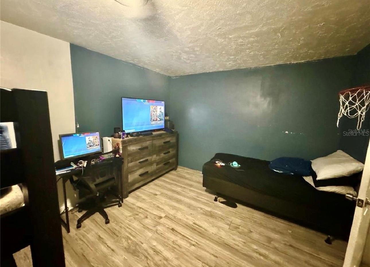 Image 9 of 18 For 5832 Holmes Drive