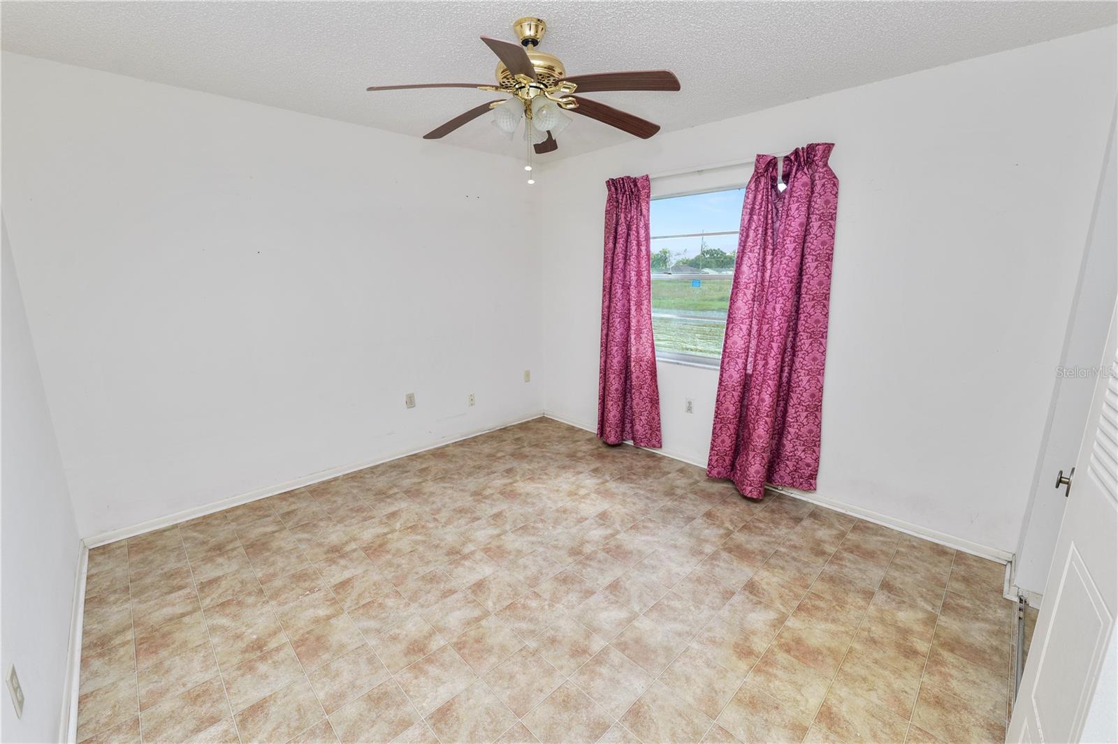 Image 14 of 24 For 2912 Woodcrest Lane