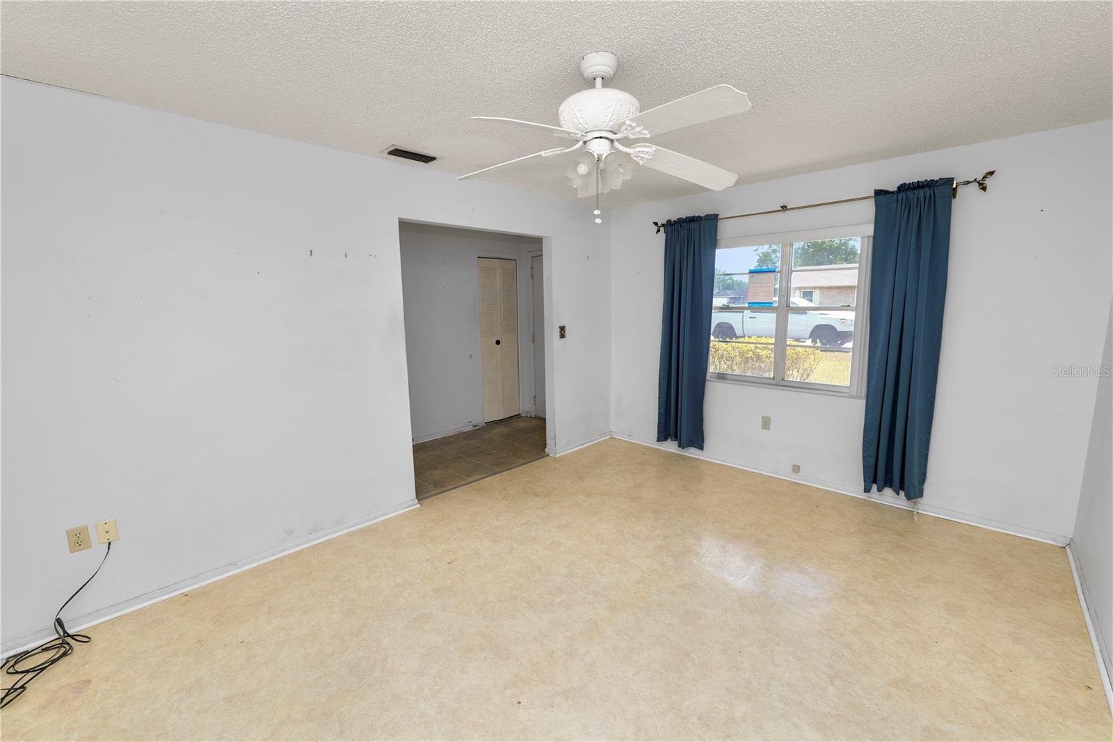 Image 2 of 24 For 2912 Woodcrest Lane