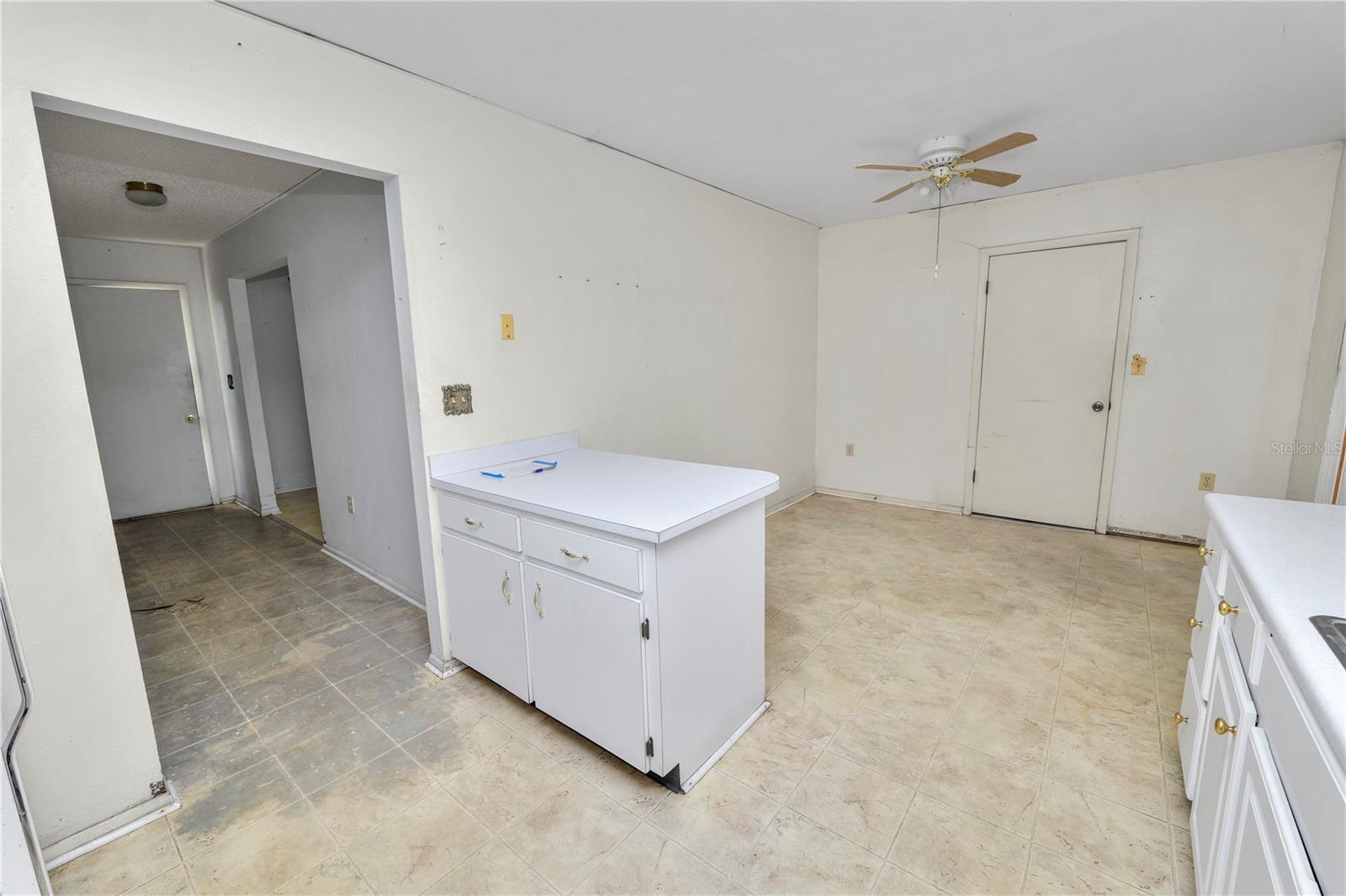 Image 6 of 24 For 2912 Woodcrest Lane