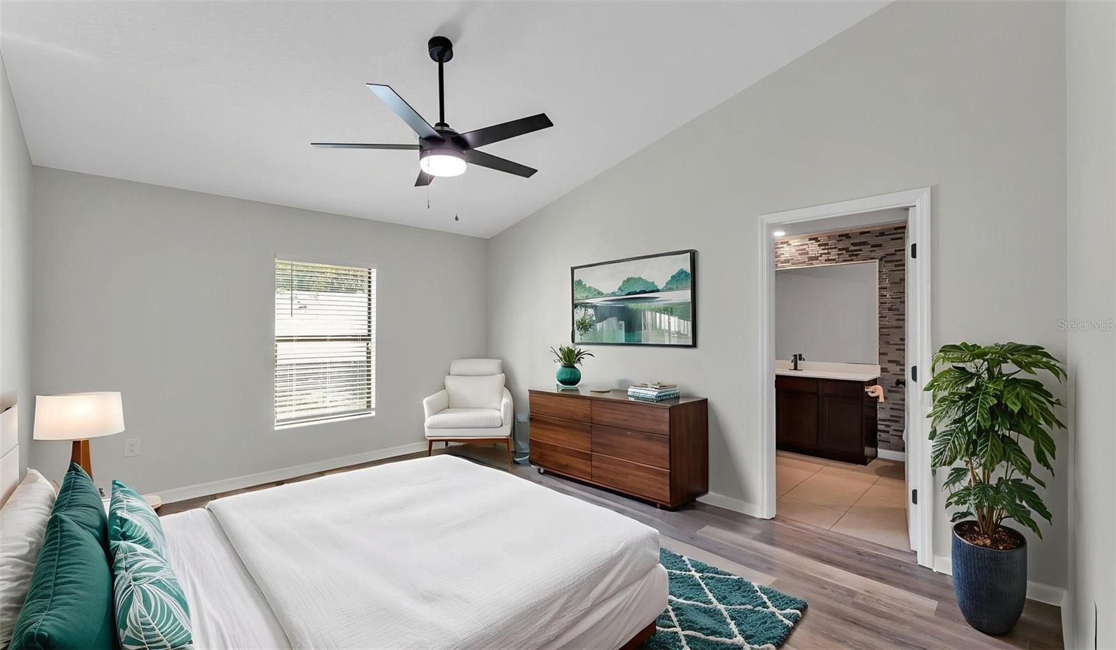 Image 3 of 12 For 261 Hyacinth Court