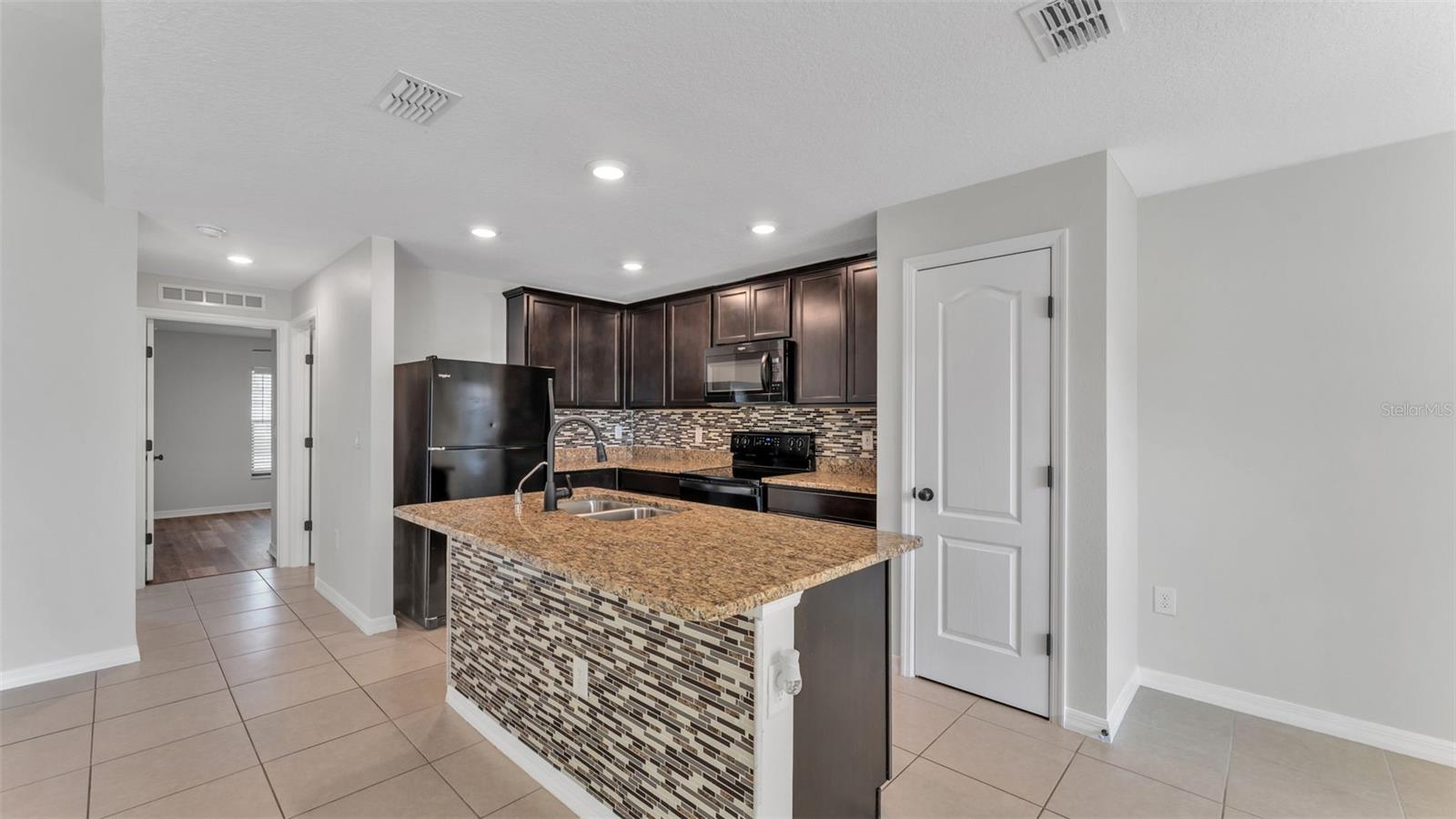 Image 5 of 12 For 261 Hyacinth Court