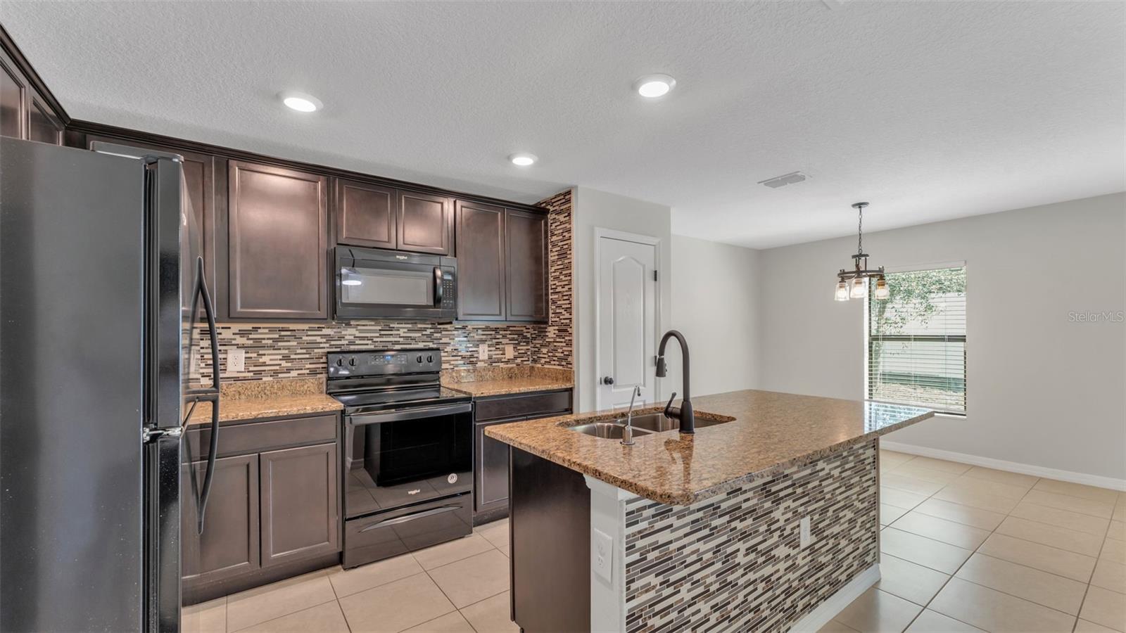 Image 6 of 12 For 261 Hyacinth Court