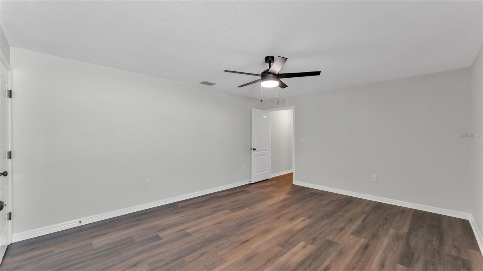 Image 11 of 13 For 1415 Swan Lake Circle