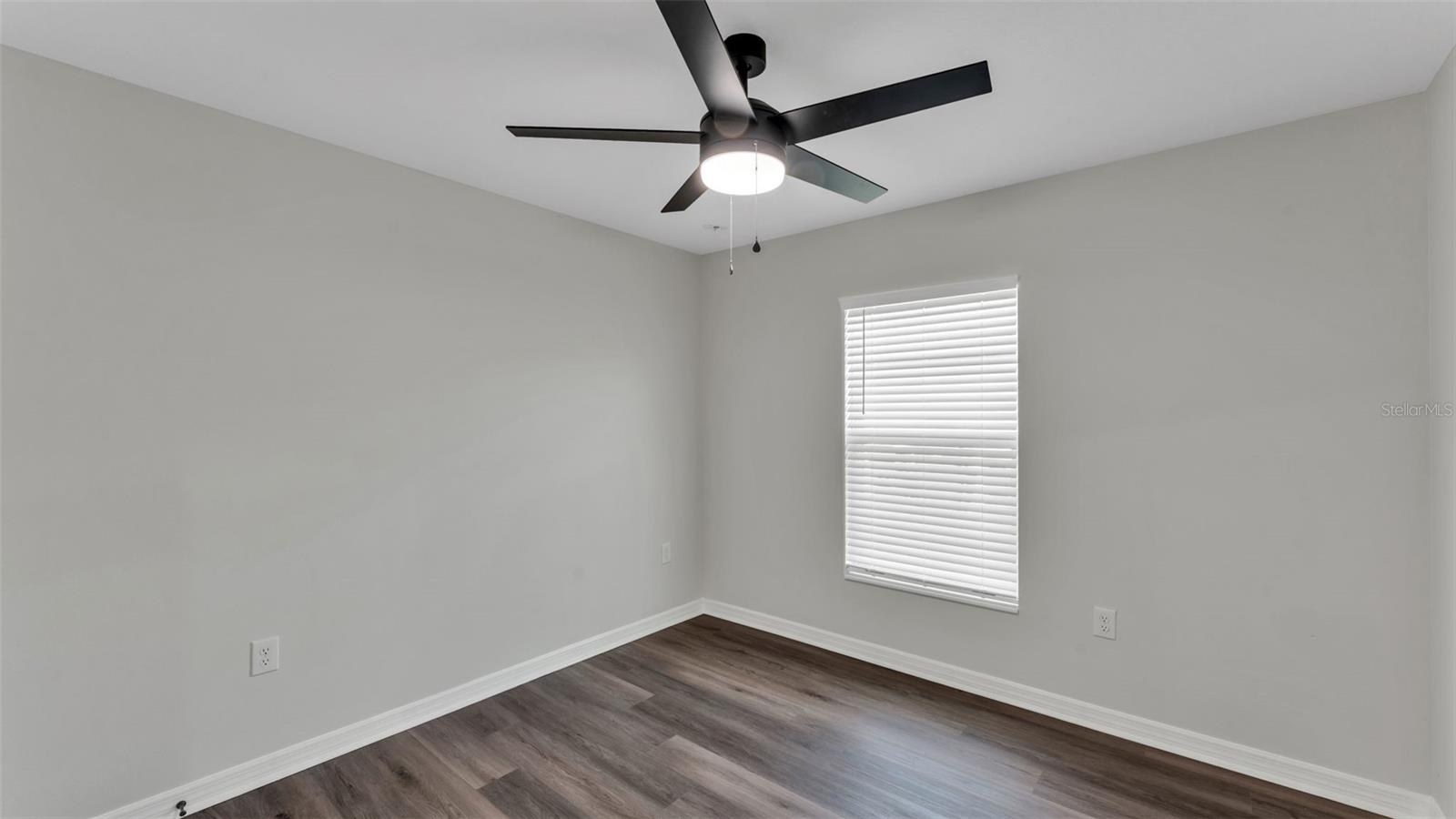 Image 6 of 13 For 1415 Swan Lake Circle