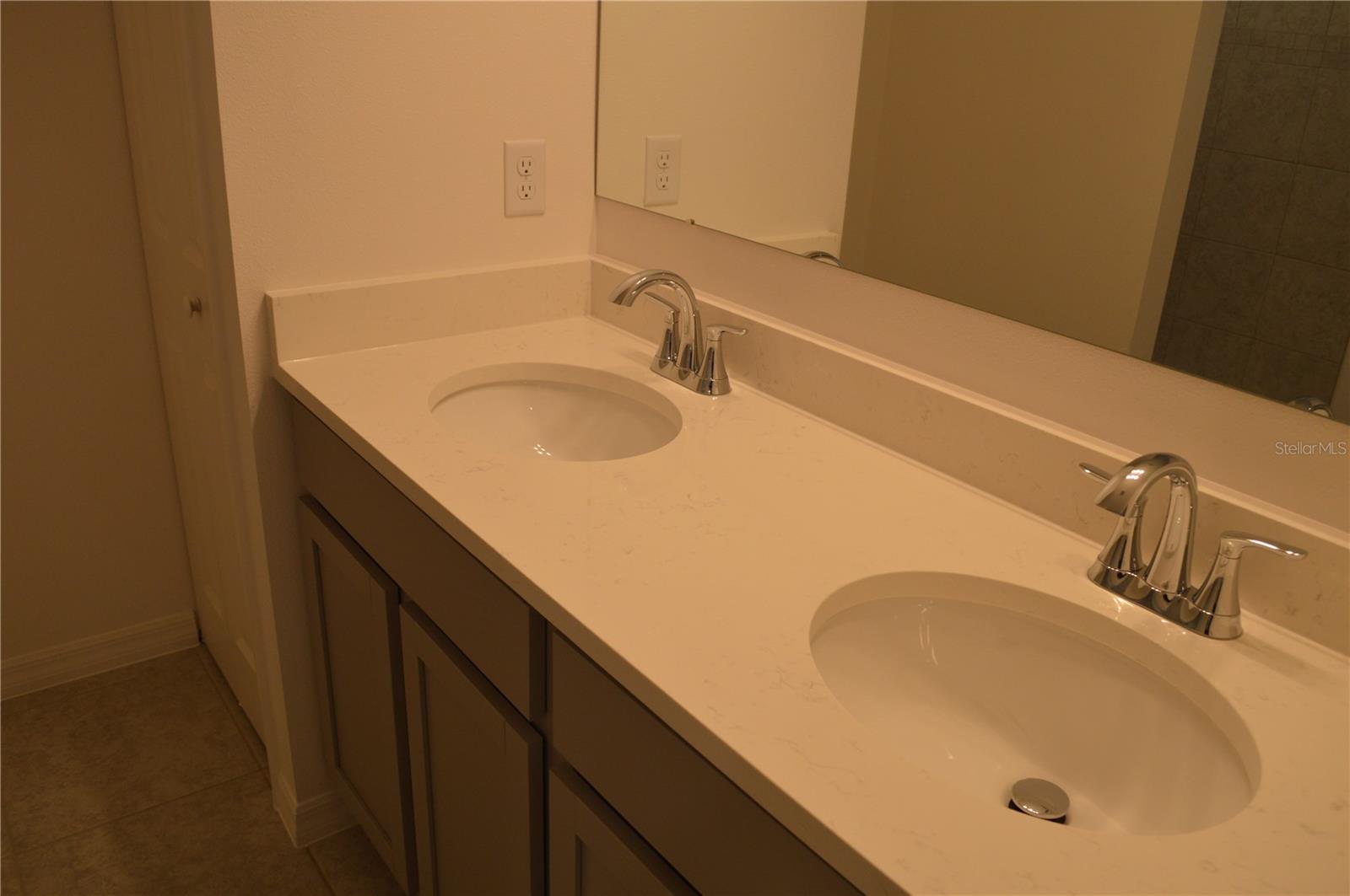 Image 5 of 8 For 4054 Collegiate Boulevard