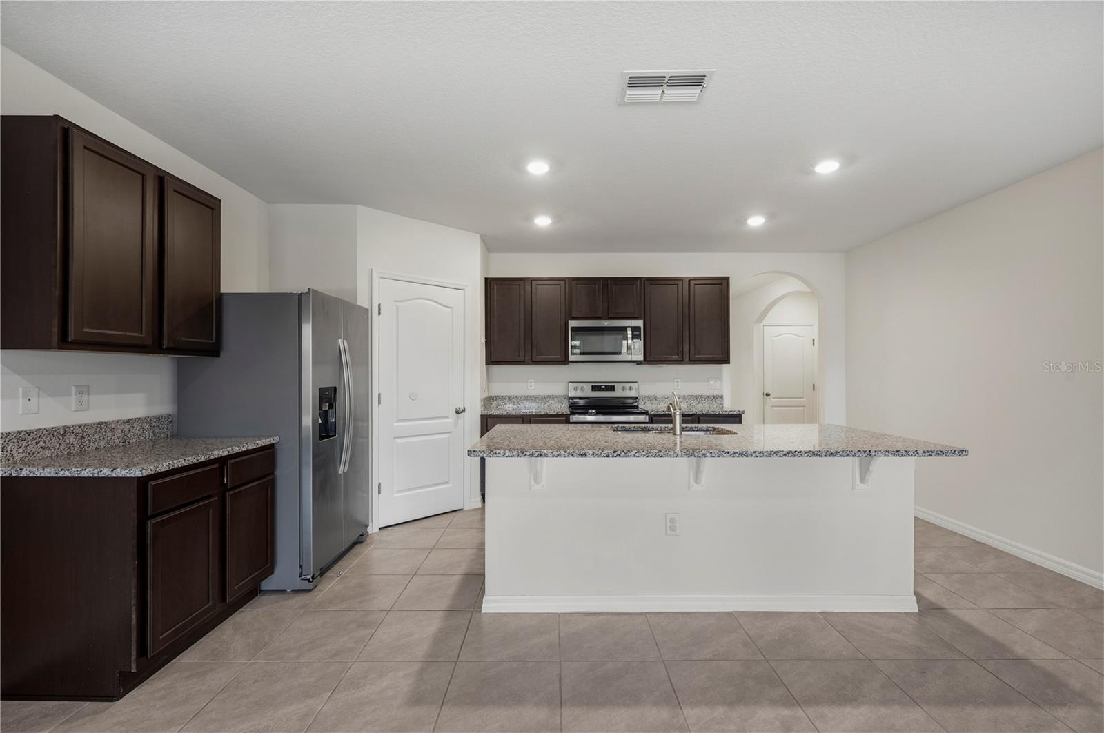 Image 19 of 41 For 2719 Grandbury Grove Road