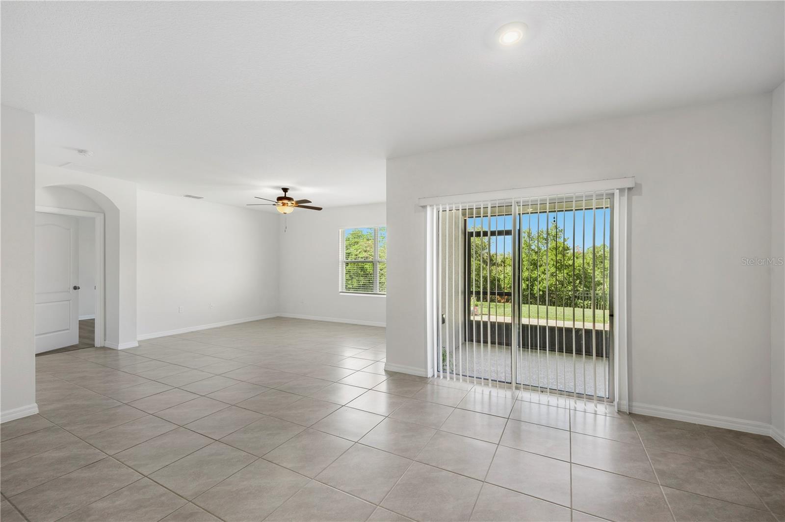 Image 21 of 41 For 2719 Grandbury Grove Road