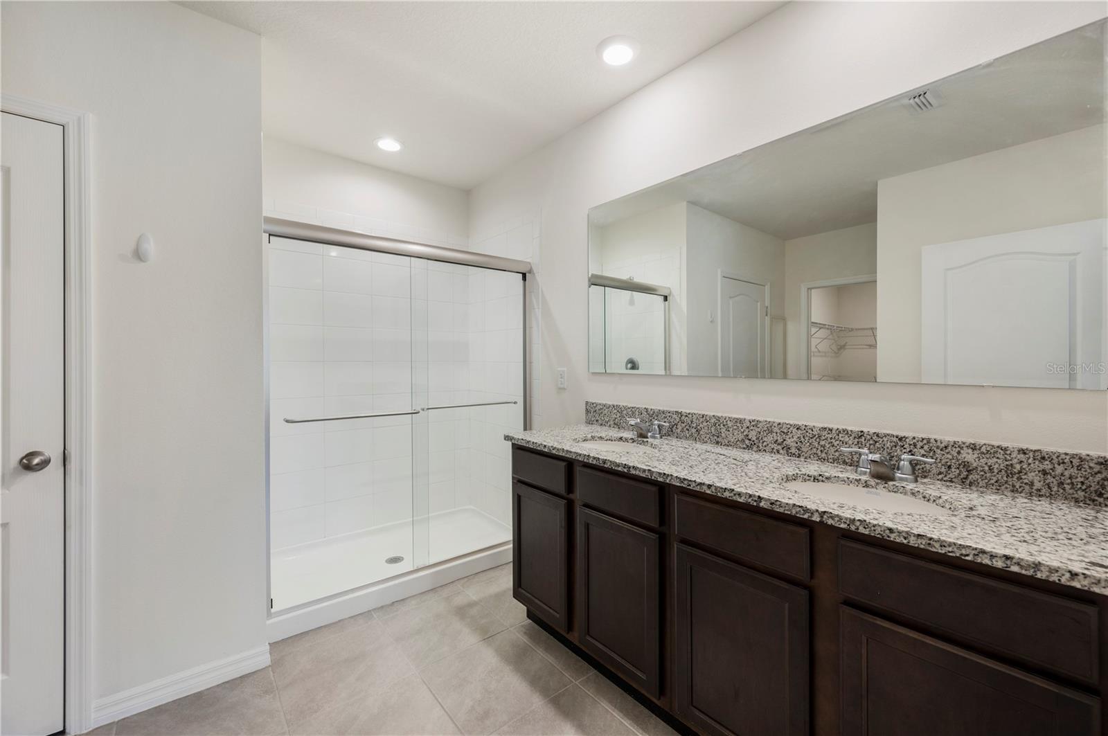 Image 26 of 41 For 2719 Grandbury Grove Road