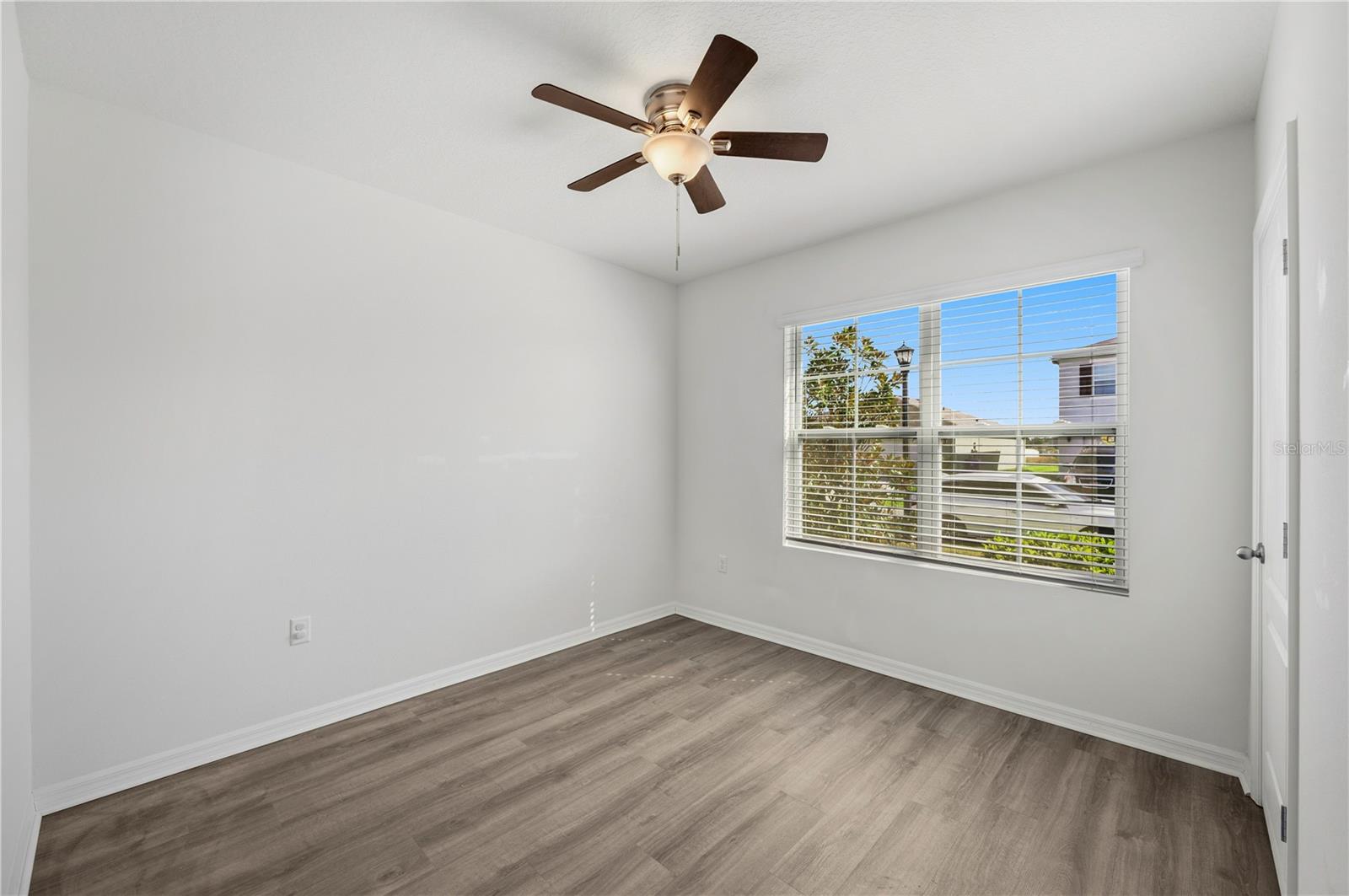 Image 6 of 41 For 2719 Grandbury Grove Road