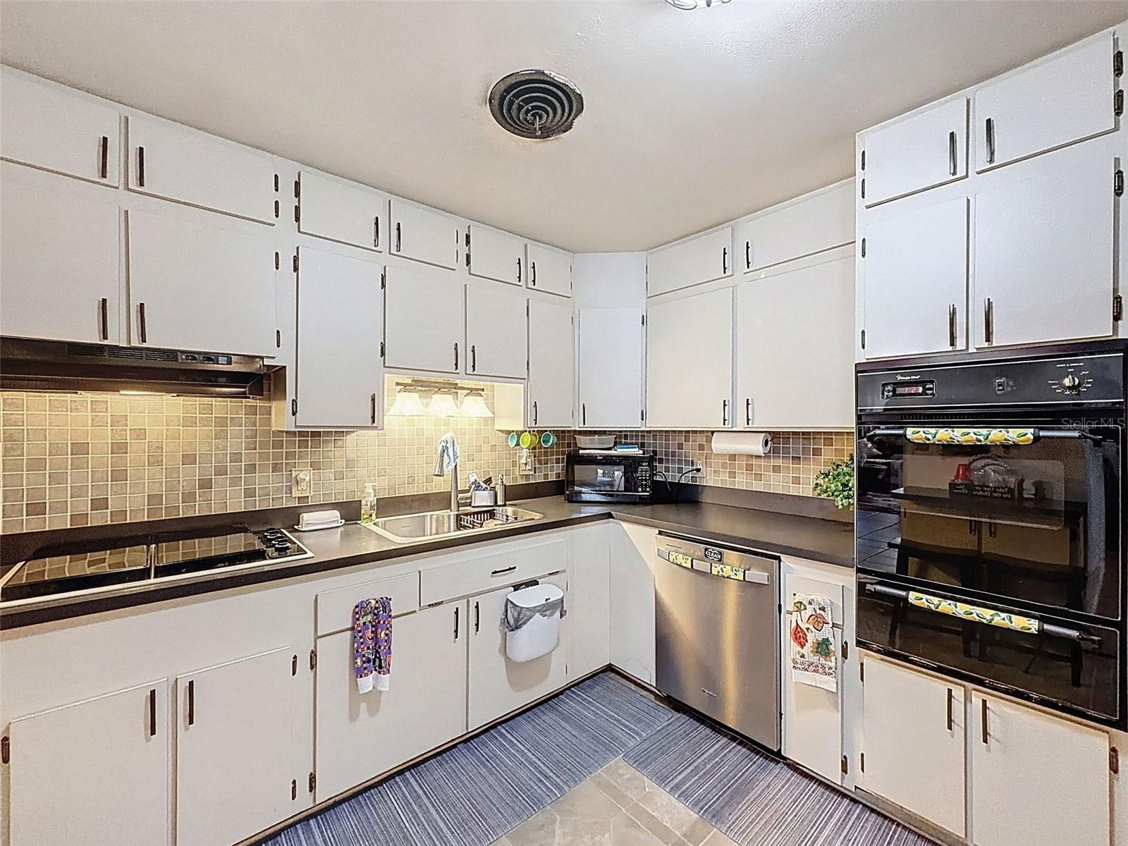 Image 13 of 47 For 34739 Hibiscus Drive