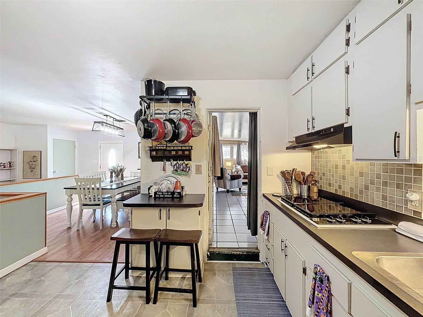 Image 14 of 47 For 34739 Hibiscus Drive