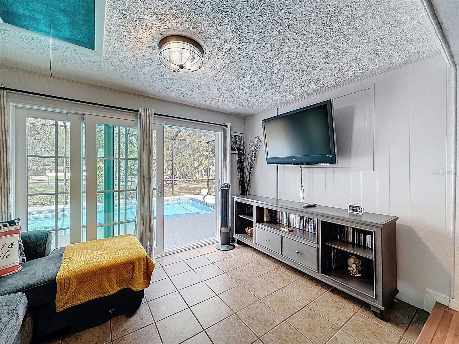 Image 31 of 47 For 34739 Hibiscus Drive