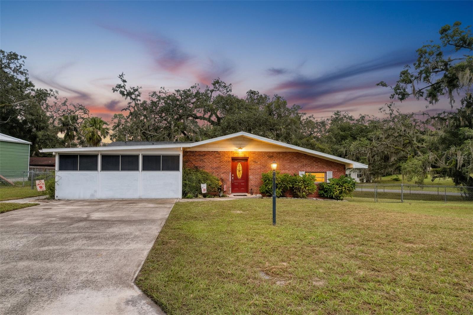 Image 40 of 47 For 34739 Hibiscus Drive