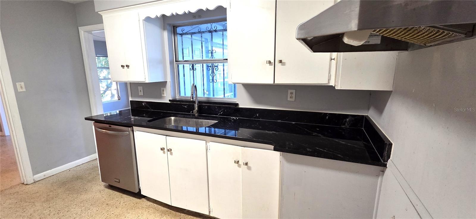 Image 11 of 53 For 6 Golfview Circle Ne