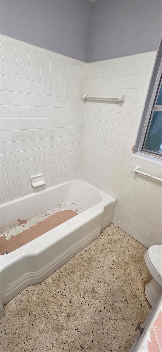 Image 29 of 53 For 6 Golfview Circle Ne