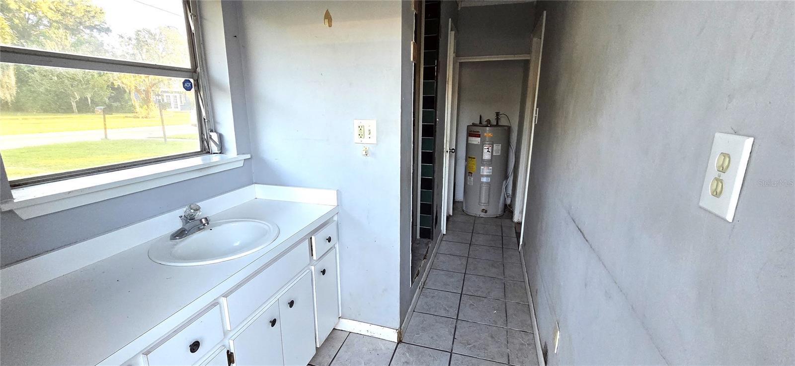 Image 34 of 53 For 6 Golfview Circle Ne