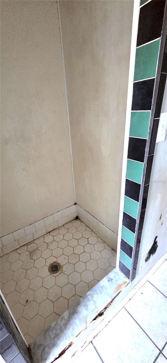 Image 36 of 53 For 6 Golfview Circle Ne