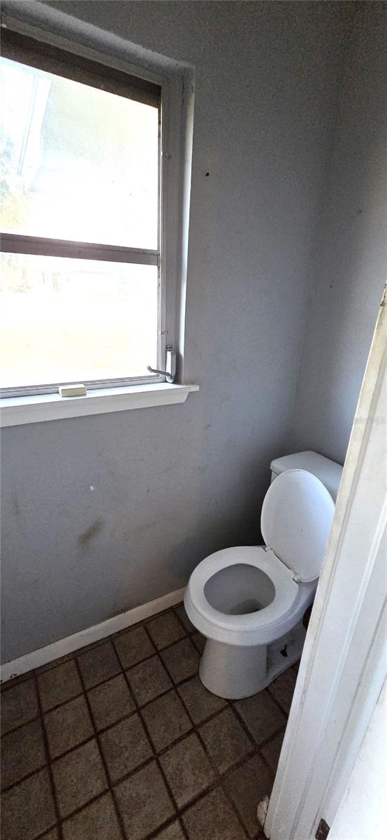 Image 37 of 53 For 6 Golfview Circle Ne