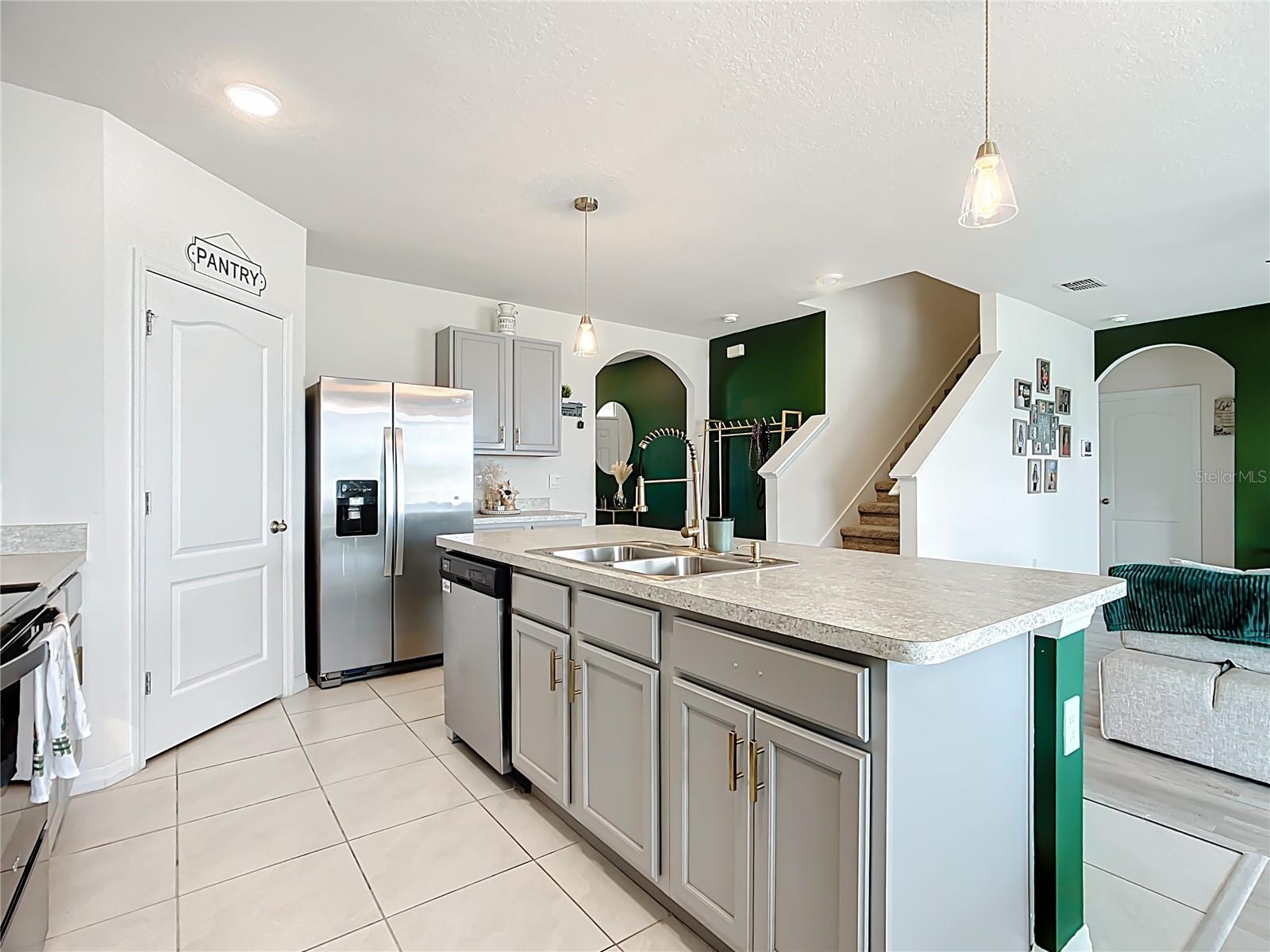 Image 20 of 67 For 605 Honey Bell Road