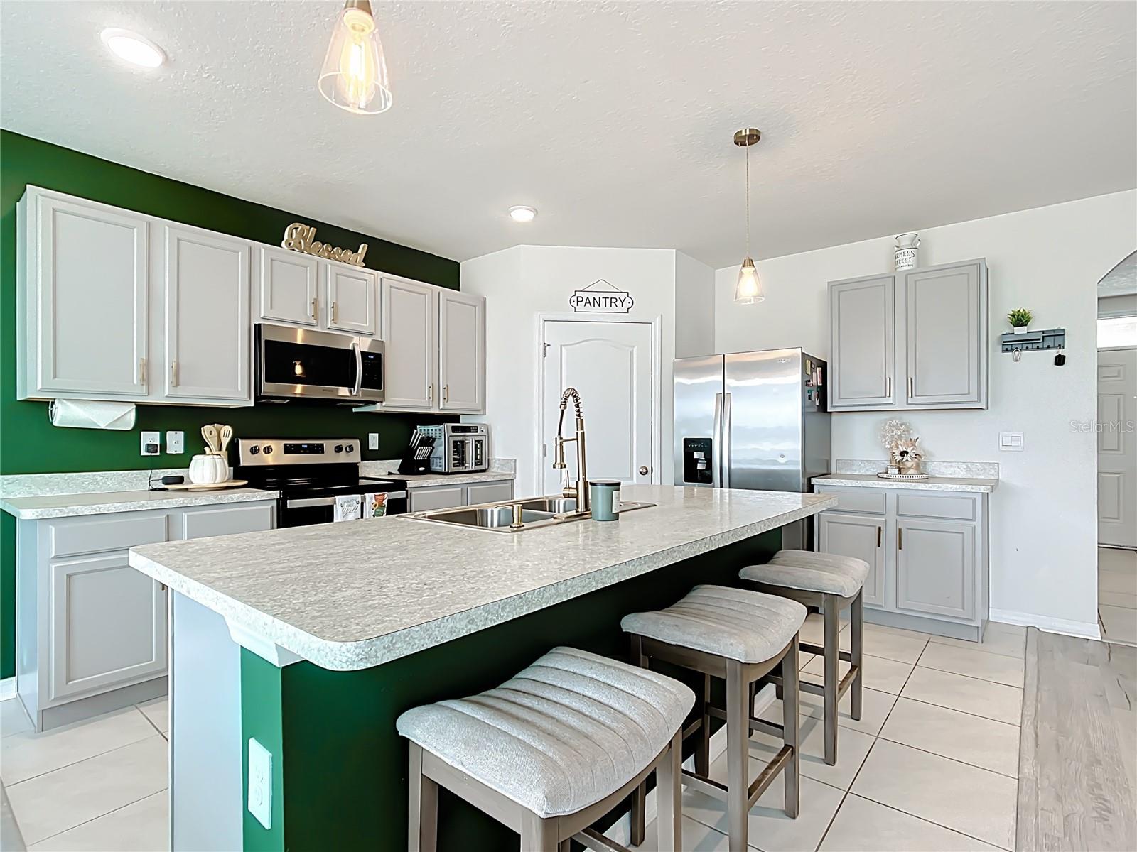 Image 21 of 67 For 605 Honey Bell Road