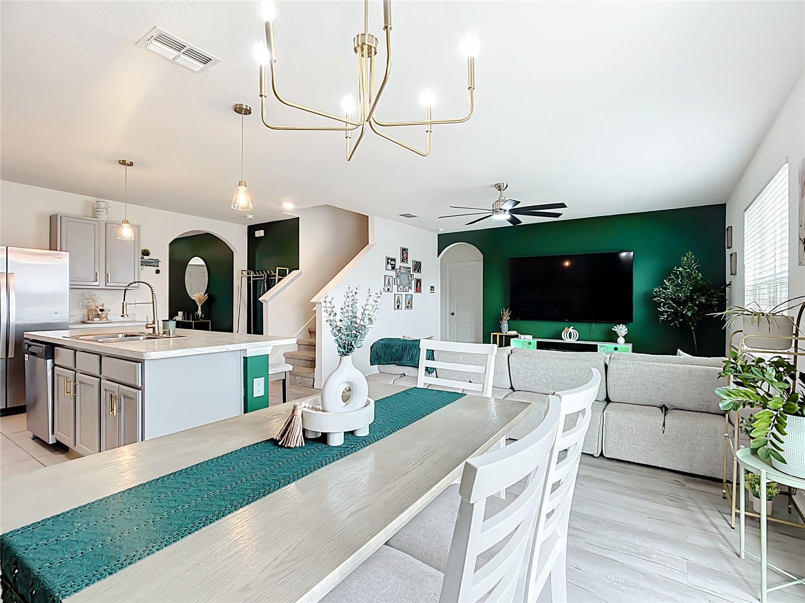 Image 23 of 67 For 605 Honey Bell Road