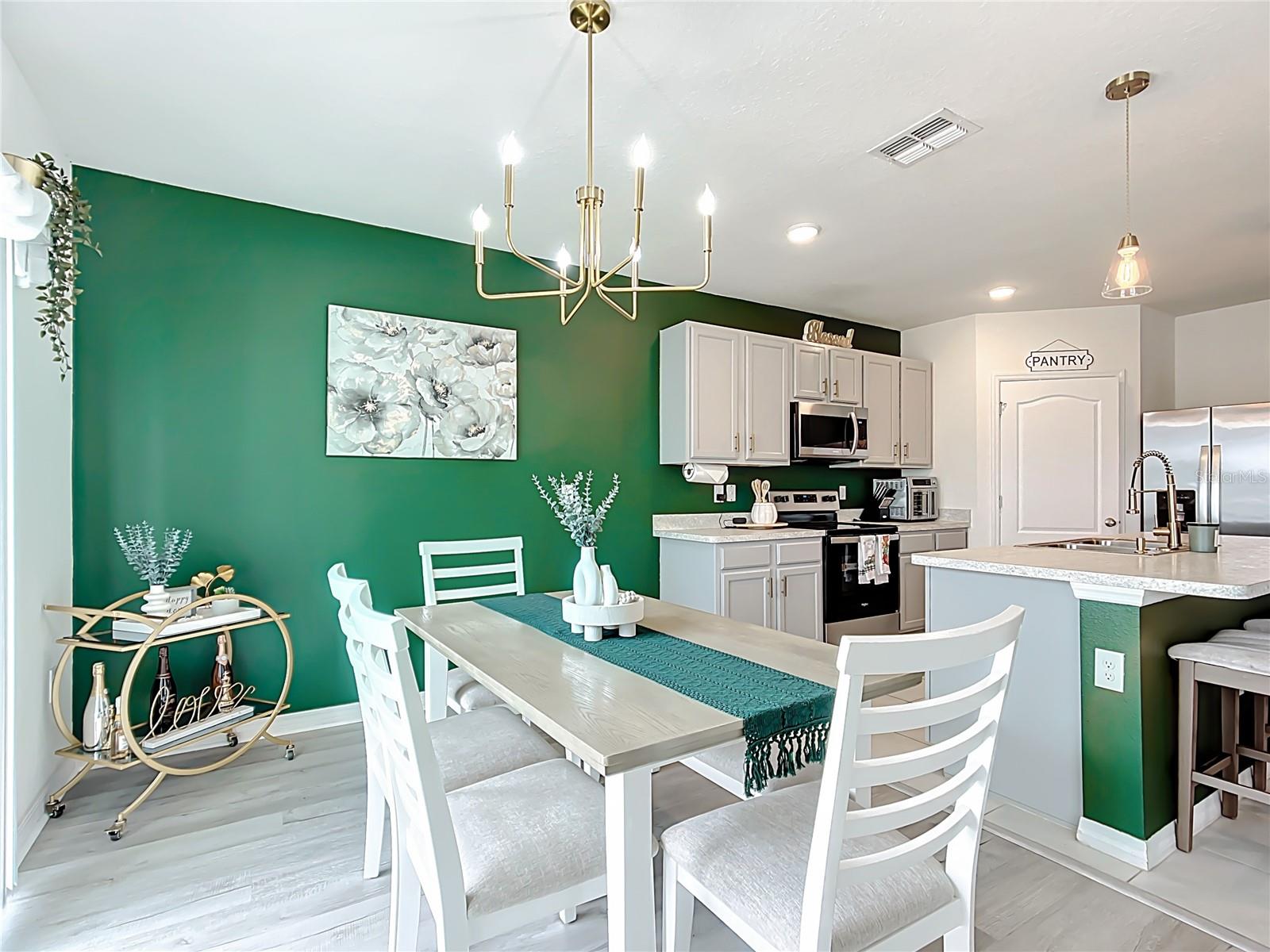 Image 24 of 67 For 605 Honey Bell Road