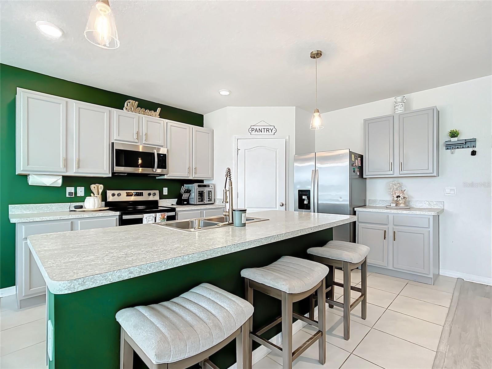 Image 26 of 67 For 605 Honey Bell Road