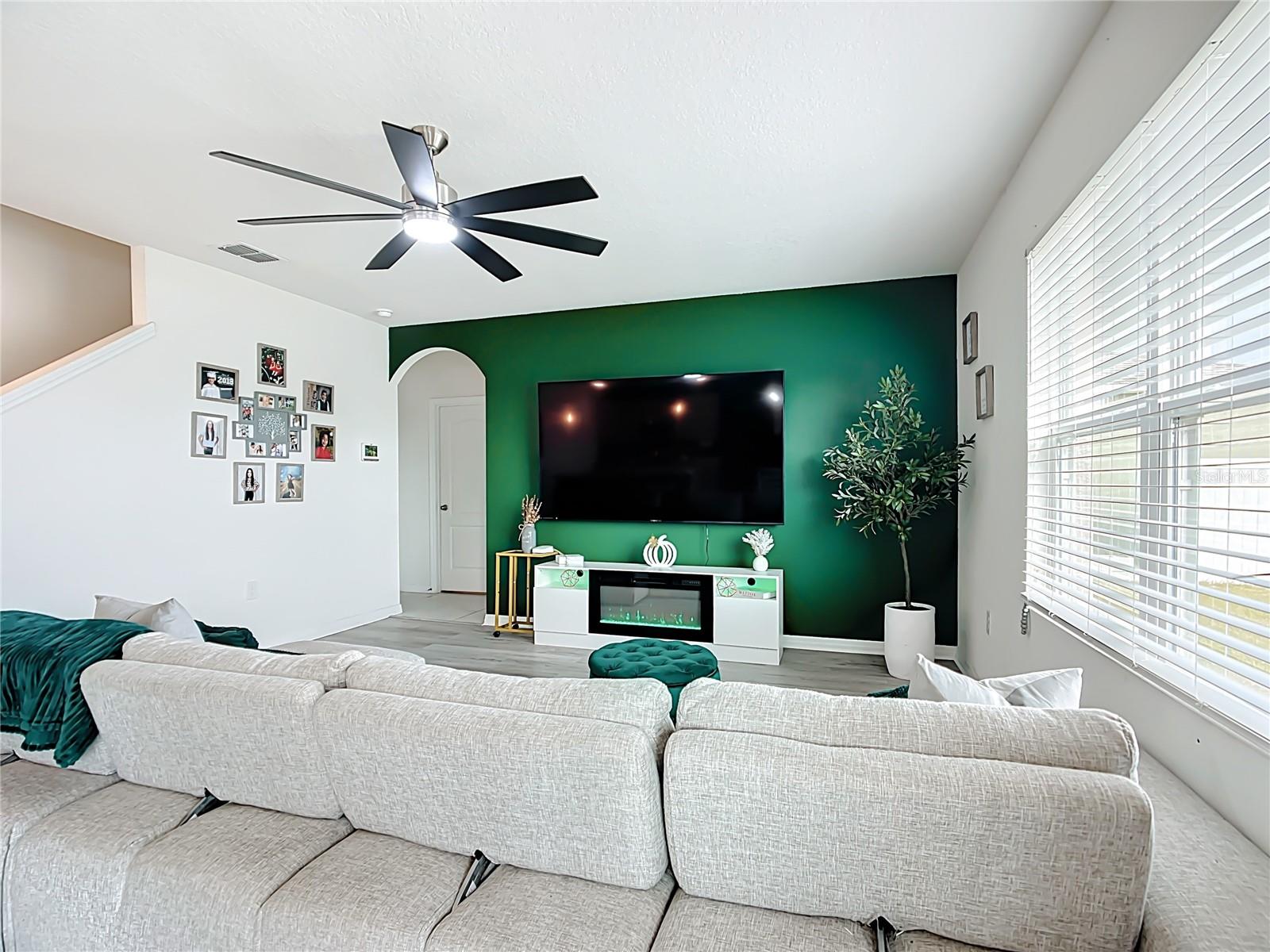 Image 27 of 67 For 605 Honey Bell Road