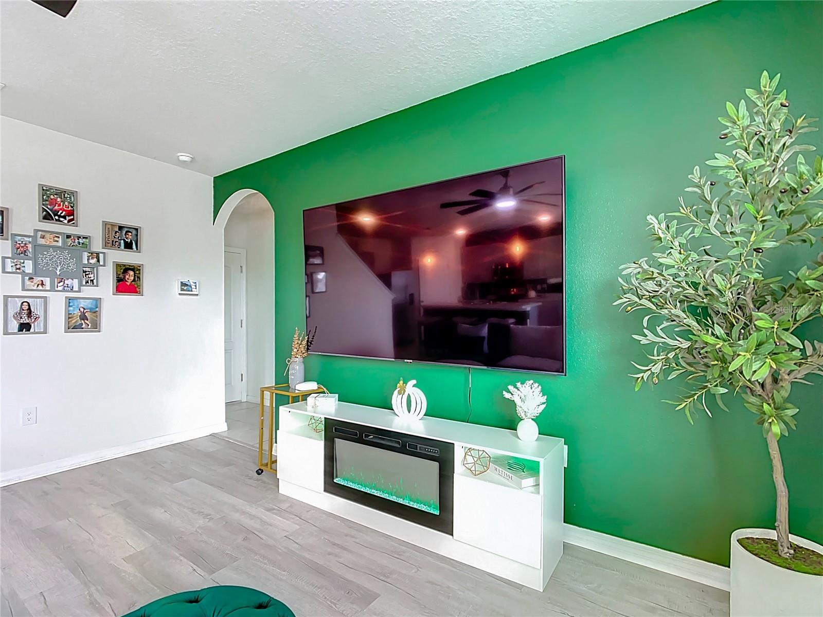 Image 31 of 67 For 605 Honey Bell Road