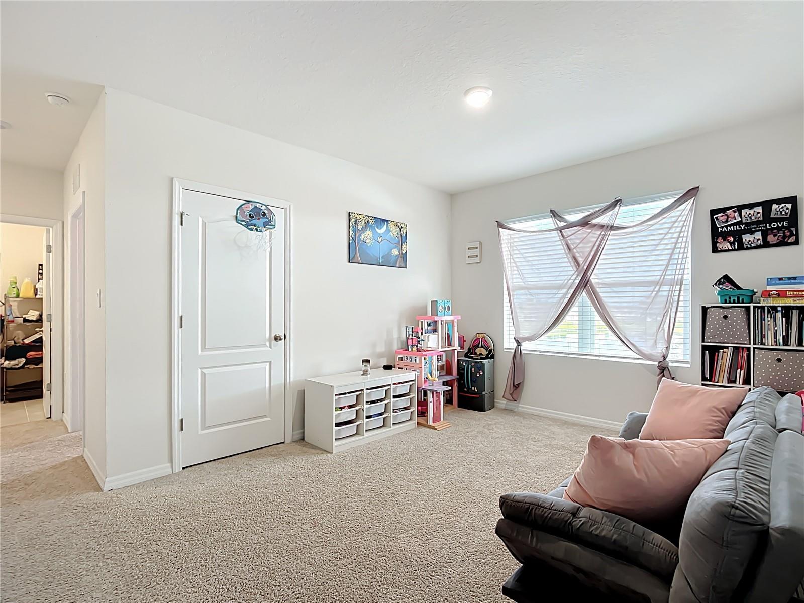 Image 44 of 67 For 605 Honey Bell Road