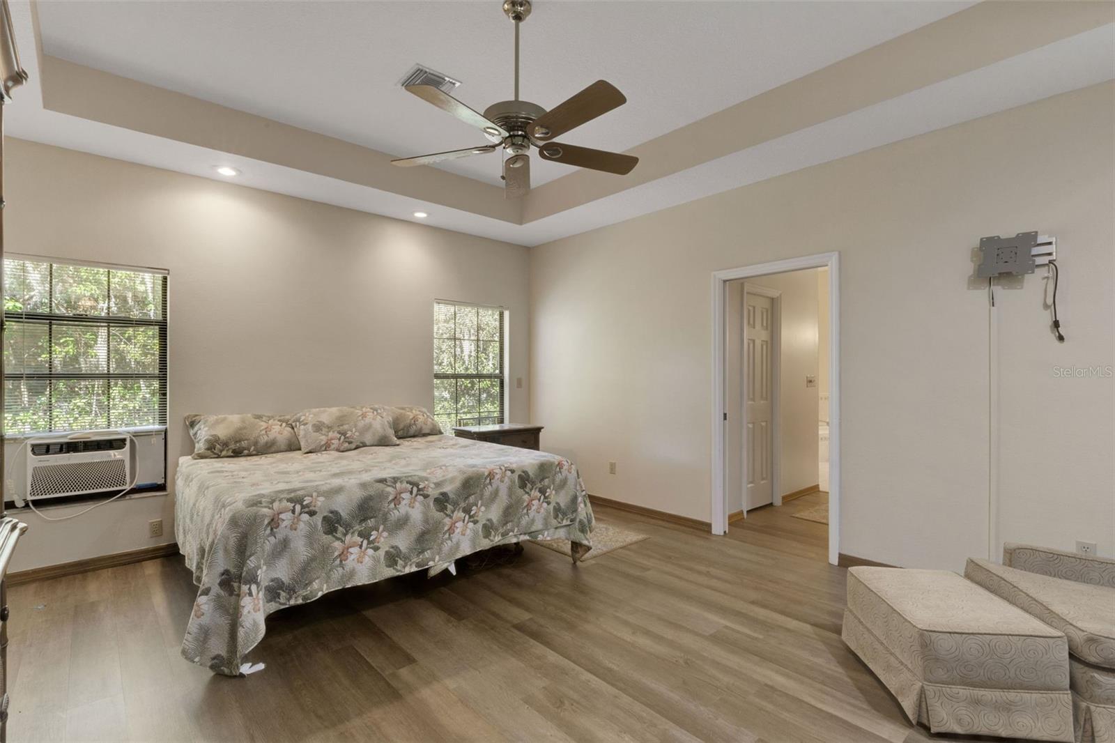 Image 15 of 39 For 6602 Forestwood Drive W