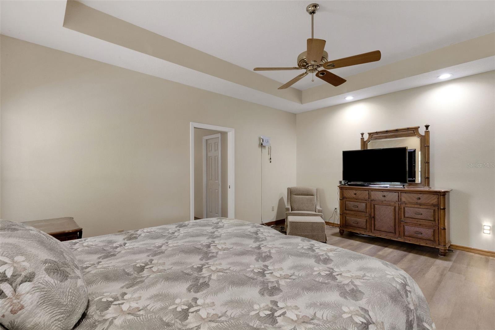 Image 16 of 39 For 6602 Forestwood Drive W