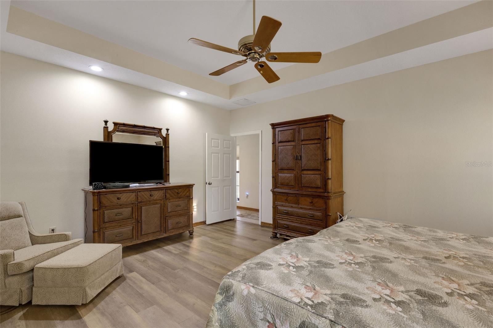 Image 17 of 39 For 6602 Forestwood Drive W