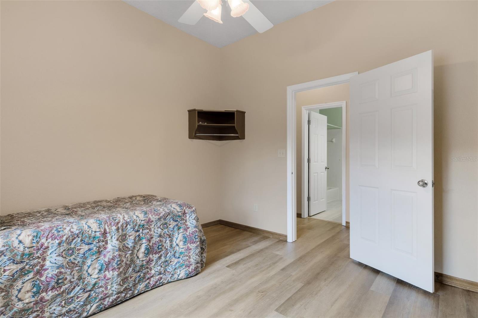 Image 27 of 39 For 6602 Forestwood Drive W