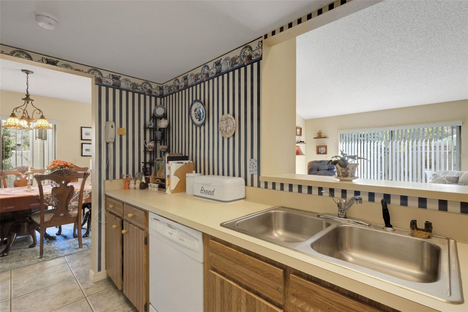 Image 13 of 33 For 1880 Crystal Lake Drive 26