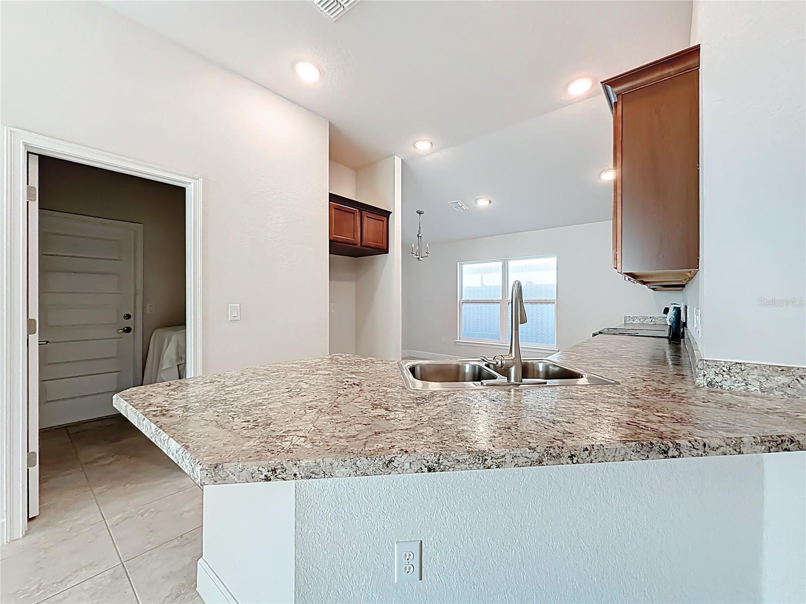 Image 10 of 32 For 1106 Yumuri Street