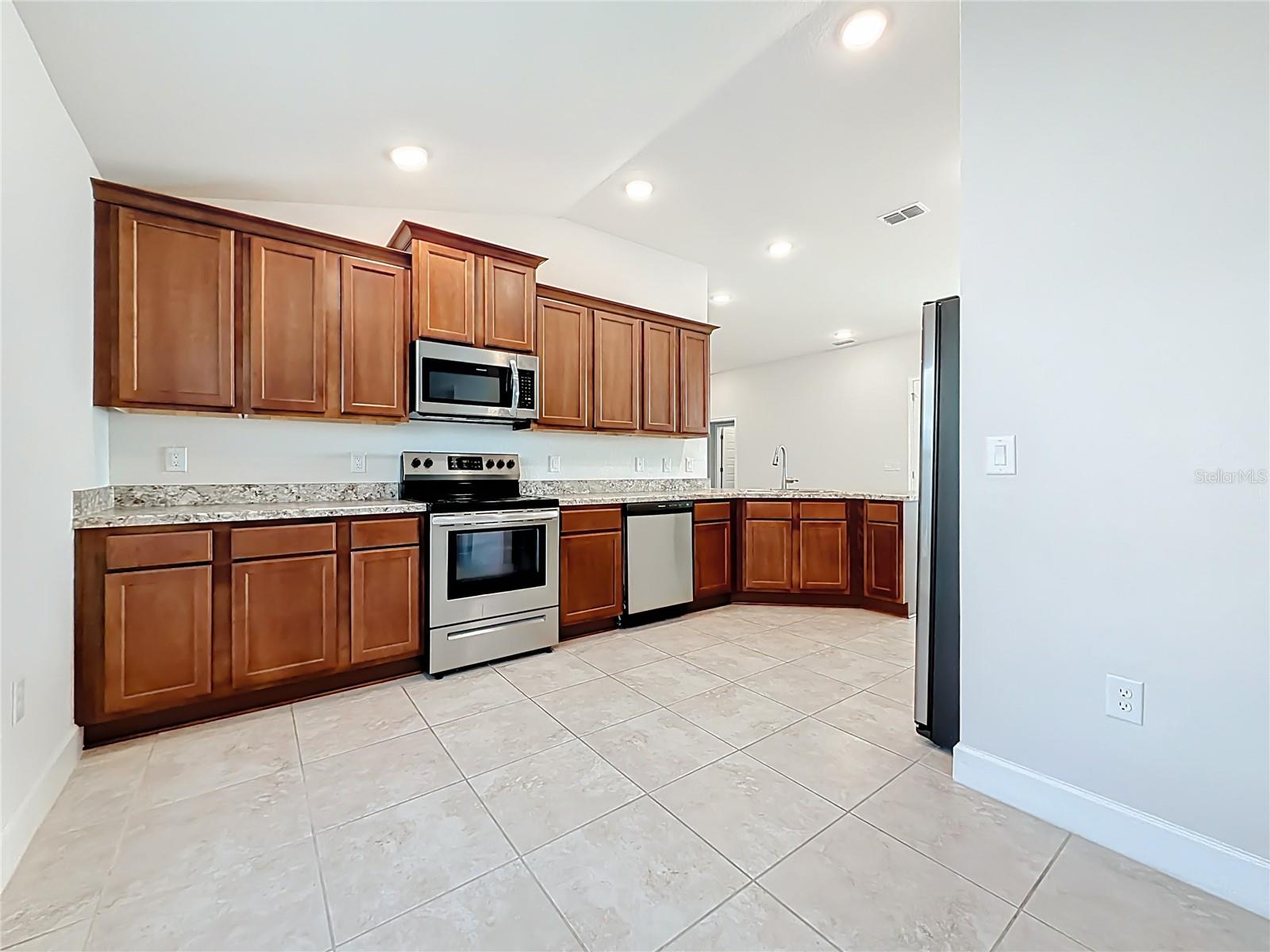 Image 12 of 32 For 1106 Yumuri Street