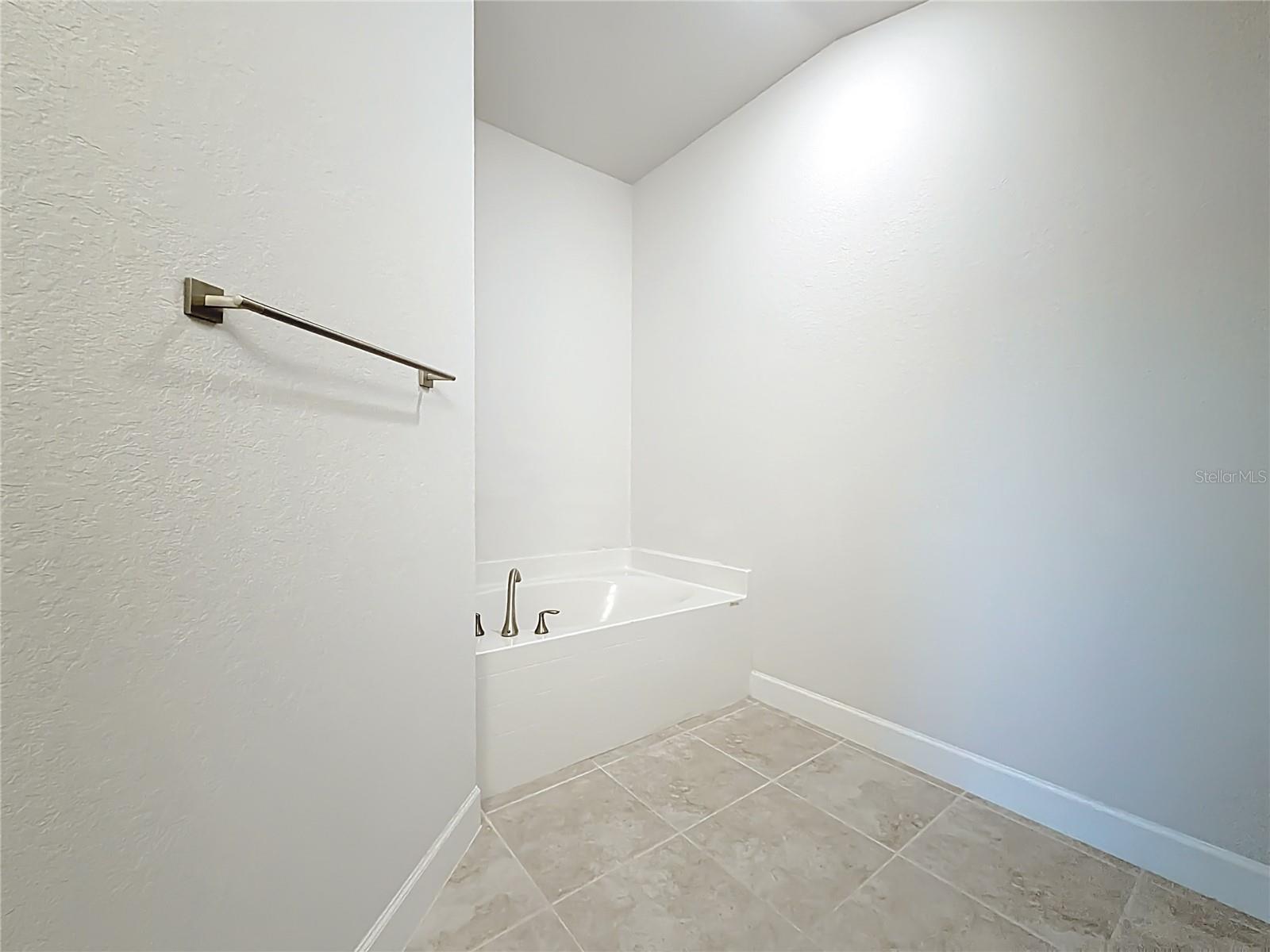 Image 23 of 32 For 1106 Yumuri Street