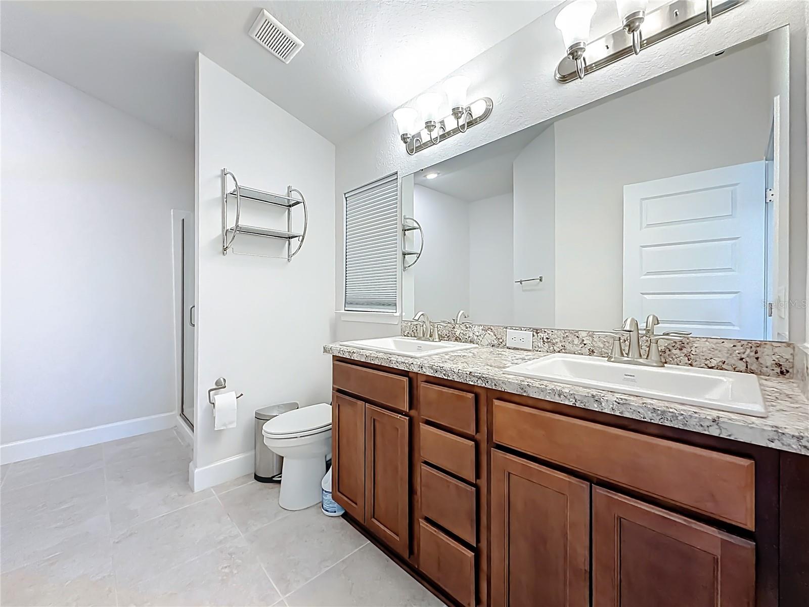 Image 24 of 32 For 1106 Yumuri Street