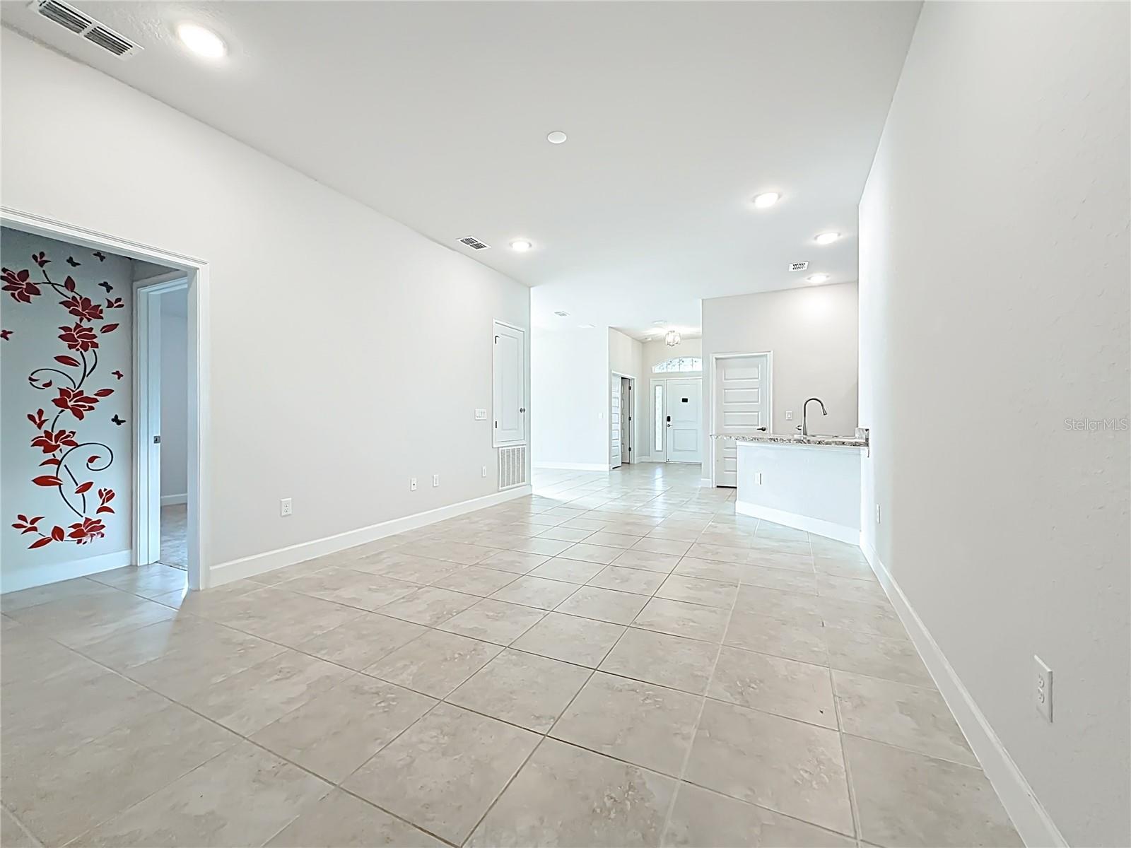 Image 4 of 32 For 1106 Yumuri Street